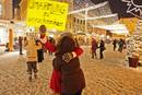 Gratis Umarmung "Free Hug" am Alten Platz Klagenfurt 
